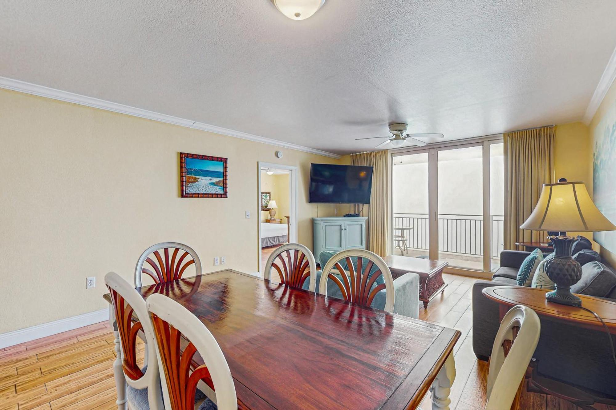Apartment Emerald 2131 *