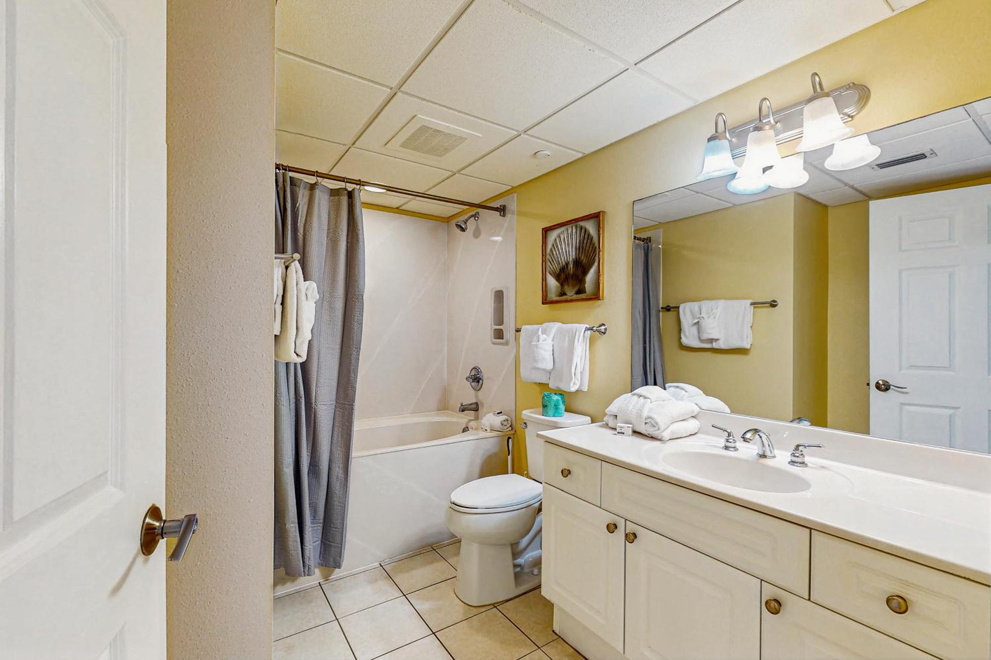 Emerald 2131 Apartment *